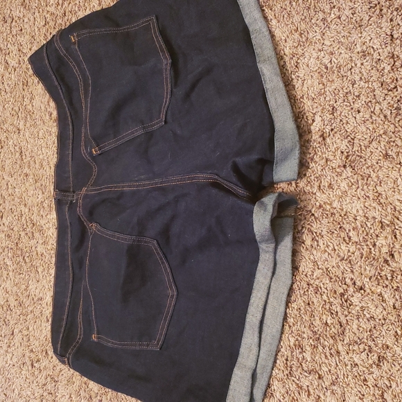 EUC Old Navy Shorts Size 18 - Picture 4 of 4